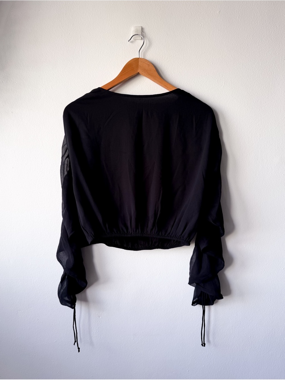 Abercrombie & Fitch Black Sheer Ruched Long-Sleeve Cropped Blouse